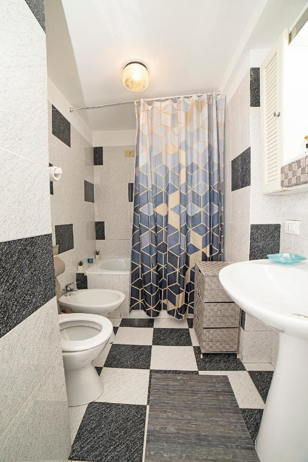 Casa Donna Lidia Appartement Savona Buitenkant foto